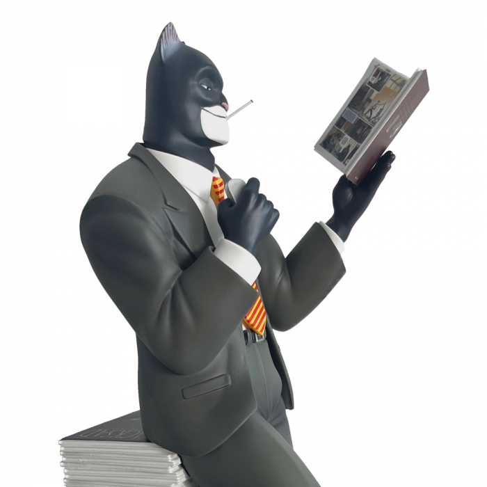 Figurine Collection Plastoy John Blacksad S Appuyant Sur Sa Pile D